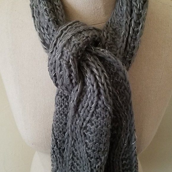 Cozy Chunky Knit Scarf - Picture 2 of 6